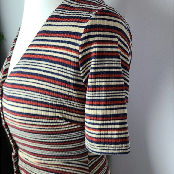LUSH | BUTTON DOWN STRIPE DRESS - Picture 6 of 8